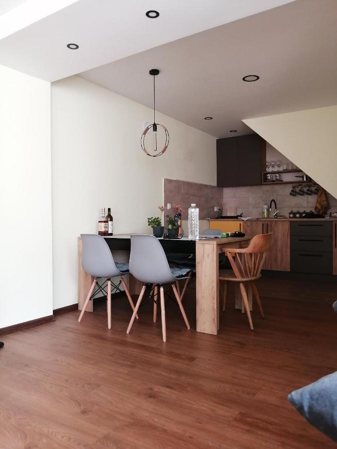 Nikas Apartman Donji Milanovac Exterior foto