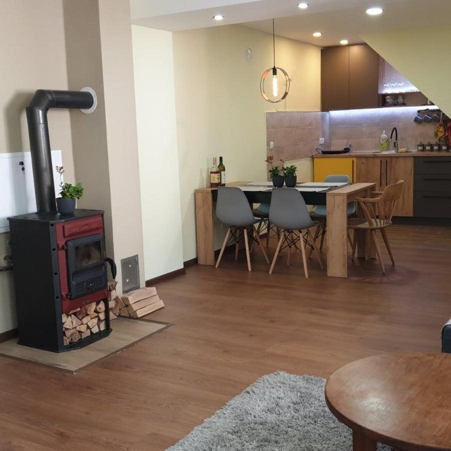 Nikas Apartman Donji Milanovac Exterior foto